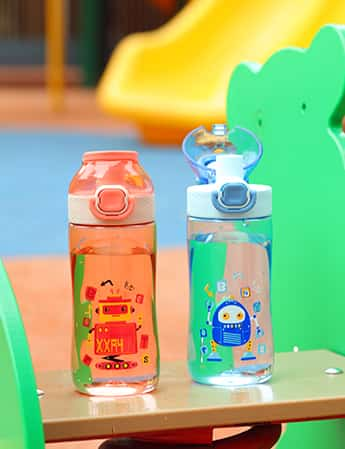 https://www.hy3bottles.com/wp-content/uploads/2022/05/RINGLOK-Compact-Kids-Sports-Water-Bottle-69227002-2.jpg